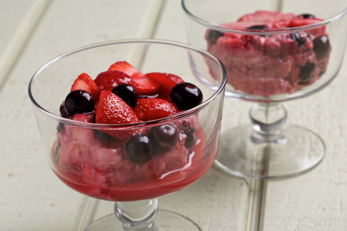 Summer Berry-Banana Puddings. (Photo by Deb Lindsey for The Washington Post)