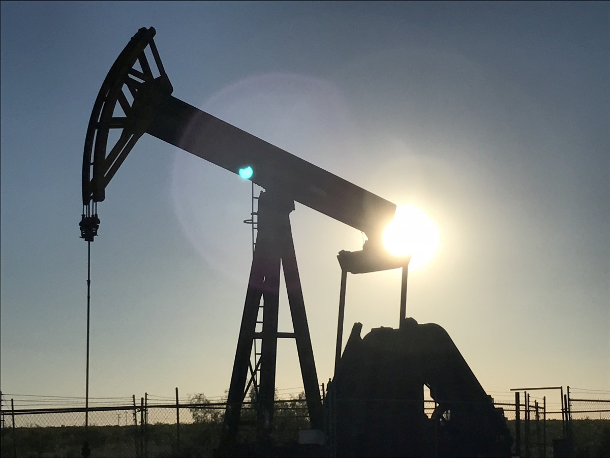 An oil pump is seen operating in the Permian Basin near Midland, Texas, US on May 3, 2017.  (REUTERS/Ernest Scheyder/File Photo)