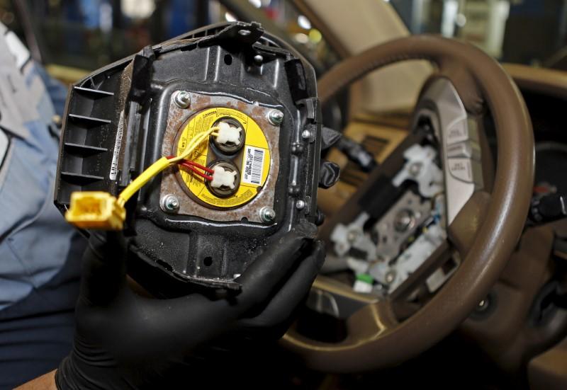 A recalled Takata airbag inflator removed it from a Honda Pilot is shown at the AutoNation Honda dealership service department in Miami, Florida, United States on June 25, 2015. Reuters/Joe Skipper