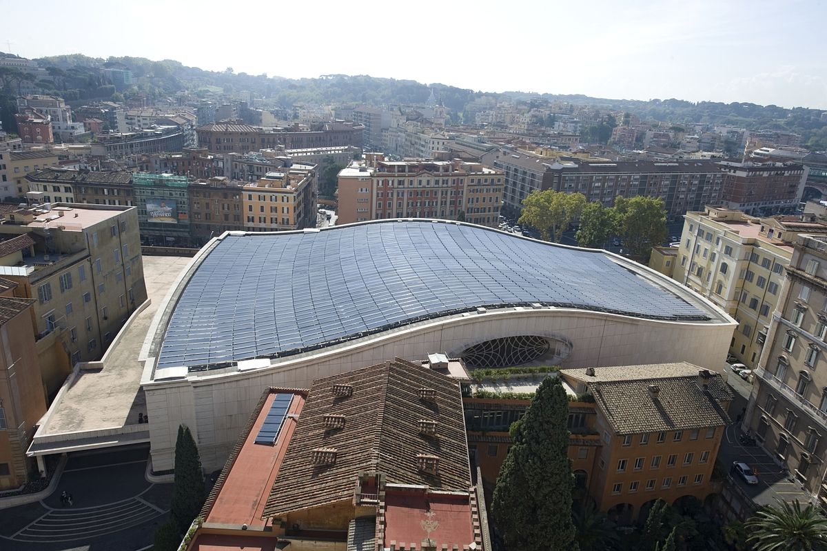 Vatican Palace in Vatican city (Photo: Solarworld)