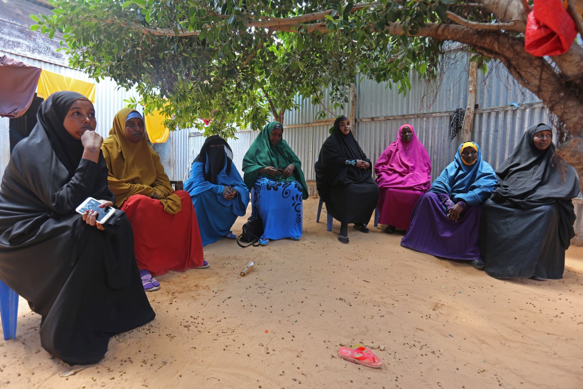 Family members mourn Mohamed Mohamud who was killed in an attack by Somali forces supported by U.S. troops in Bariire village in Mogadishu Somalia, August 29, 2017. Reuters/Feisal Omar