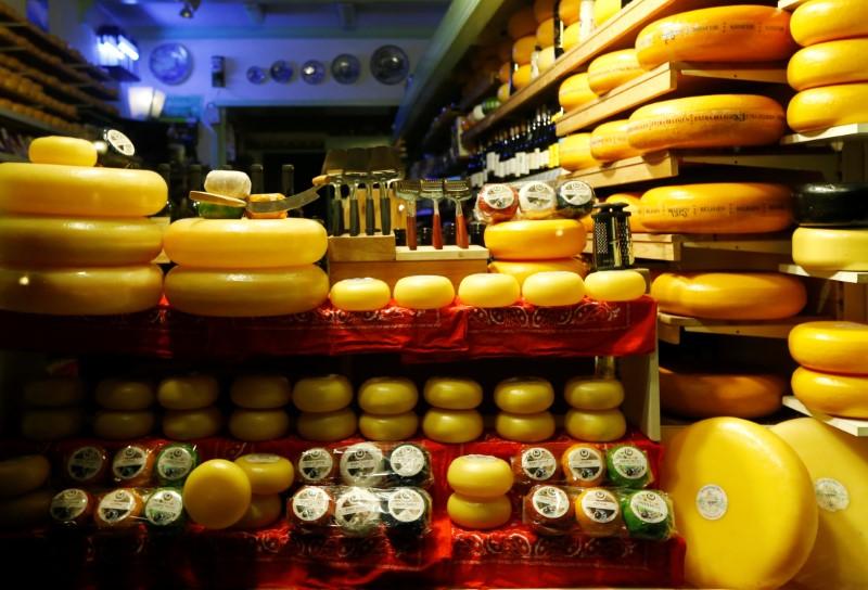 Dutch cheese is displayed in a shop window in Edam near Amsterdam, Netherlands February 10, 2017. Reuters/Francois Lenoir