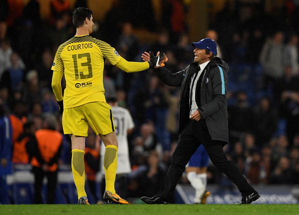 Chelsea manager Antonio Conte with Thibaut Courtois. Reuters/Tony O'Brien

