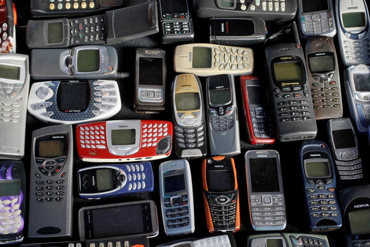 A collection of mobile phones made by Nokia is pictured in this file photo illustration, May 8, 2012 (Reuters / Kacper Pempel)