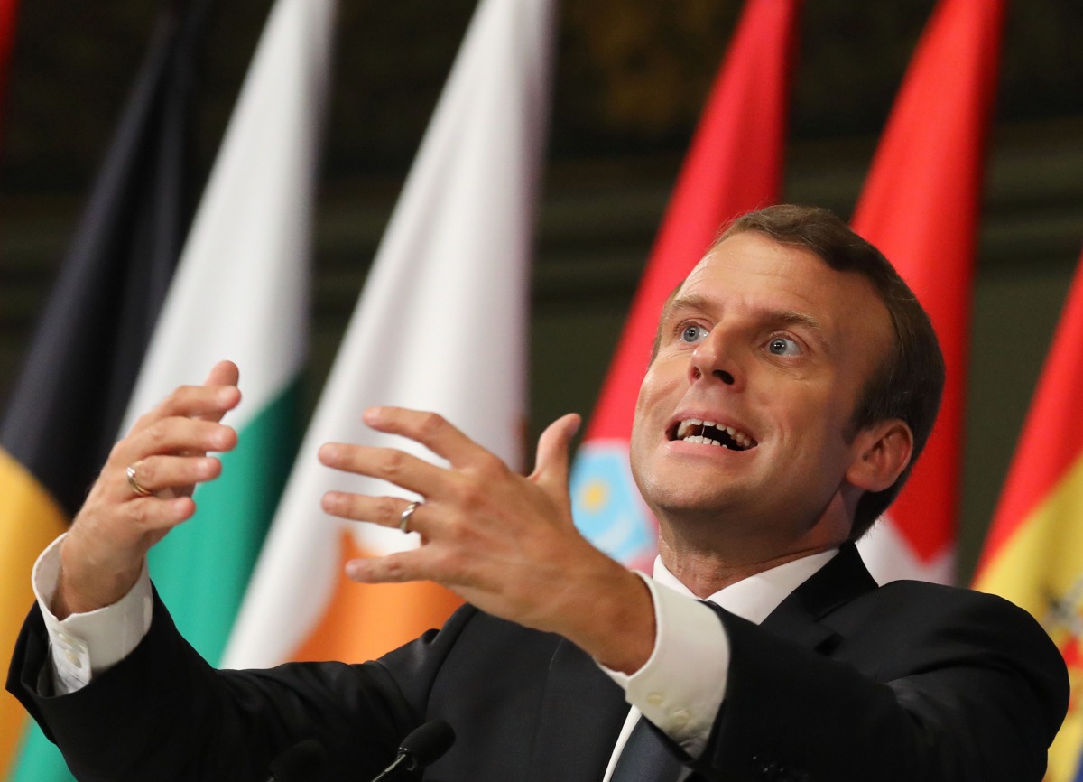 French President Emmanuel Macron gestures as he delivers a speech on the European Union in the amphitheatre of the Sorbonne University in Paris on September 26, 2017 (AFP / ludovic Marin) 