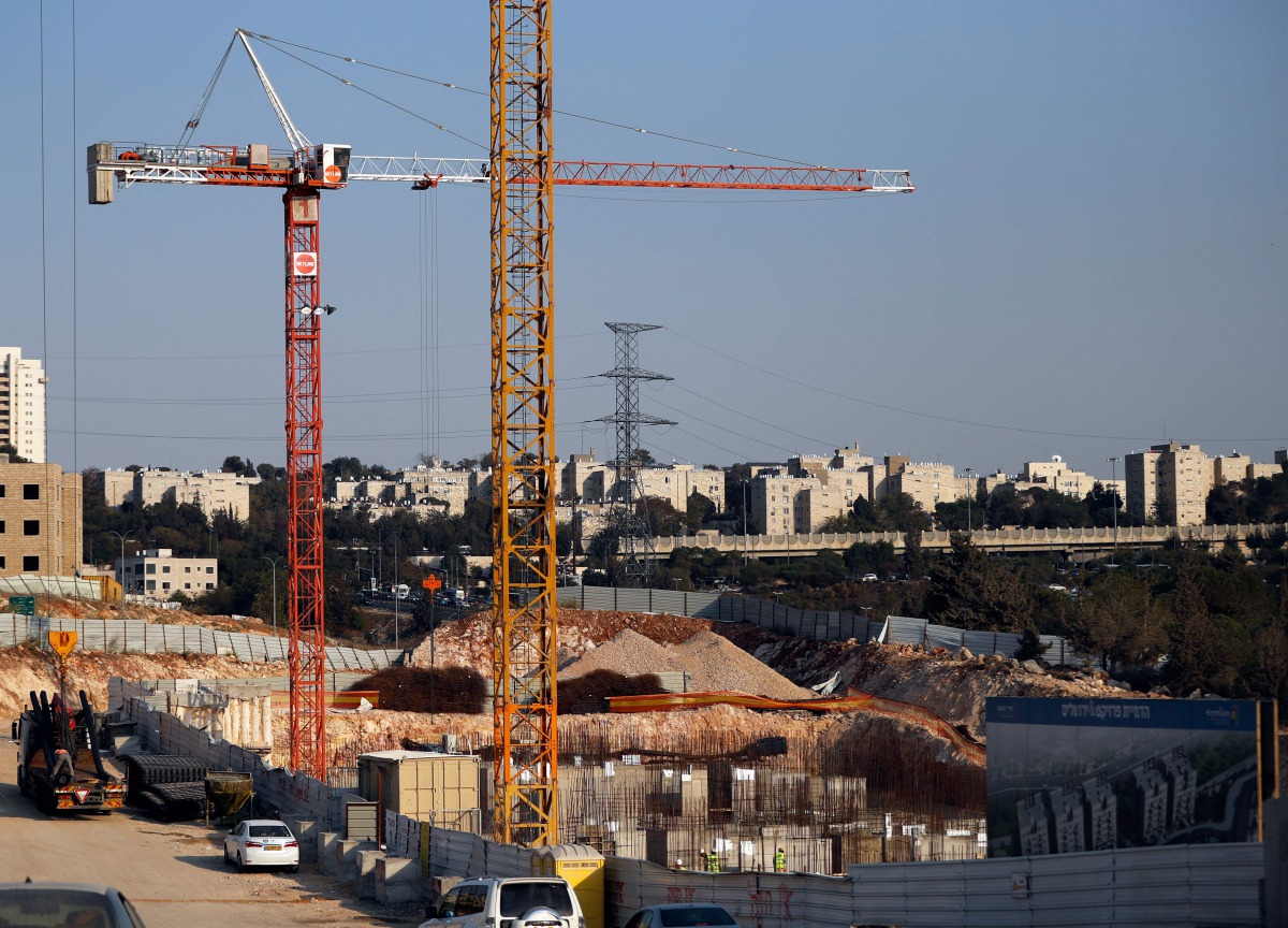 A picture taken on October 25, 2017 shows a general view of construction work in Ramat Shlomo, a Jewish settlement in the mainly Palestinian eastern sector of Jerusalem. AFP / Ahmad Gharabli