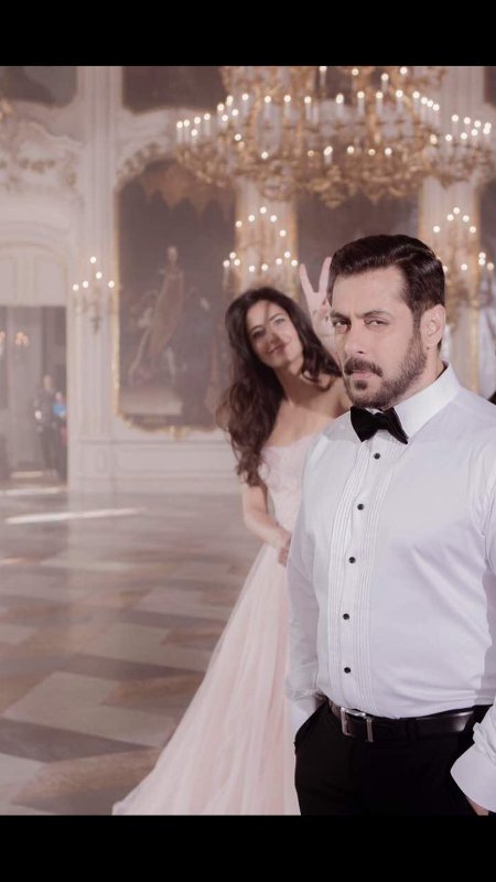Katrina Kaif and Salman Khan on the sets of Tiger Zinda Hai. Image from Twitter.
