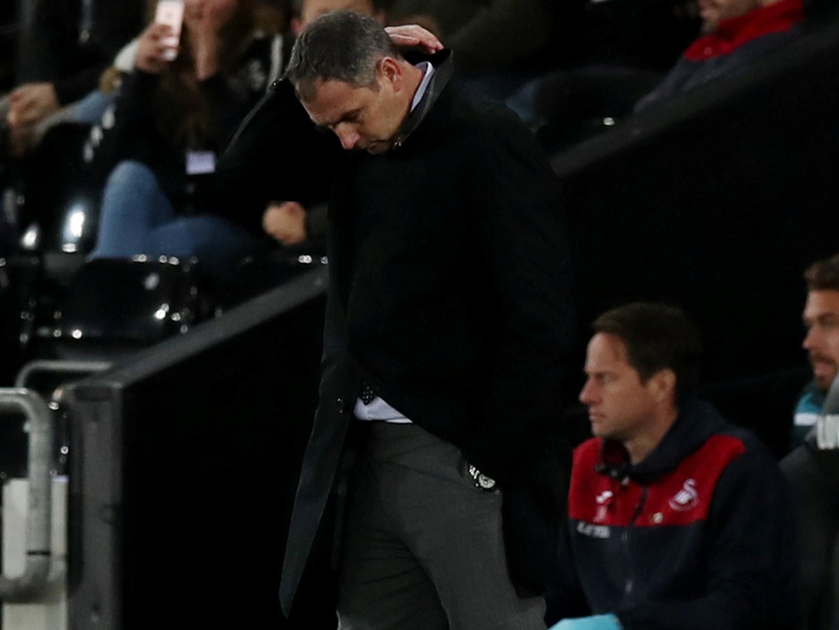 Swansea City manager Paul Clement looks dejected (Action Images via Reuters/Peter Cziborra )