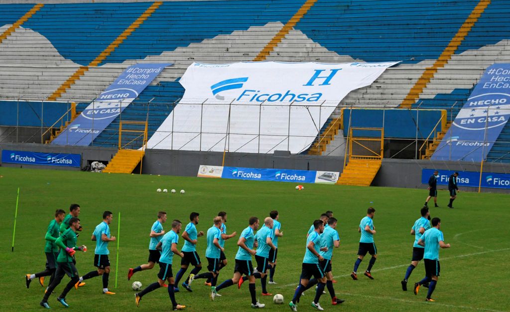 Australian footballers jog during a training session at Francisco Morazan stadium in San Pedro Sula, 180 kilometres north of Tegucigalpa on November 7, 2017, ahead of the upcoming first leg football match of their 2018 World Cup qualifying play-off agains