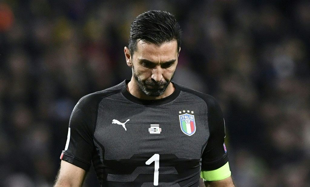 Italy's goalkeeper Gianluigi Buffon reacts during the FIFA World Cup 2018 qualification football match between Sweden and Italy in Solna,Sweden on November 10, 2017. / AFP / Jonathan NACKSTRAND