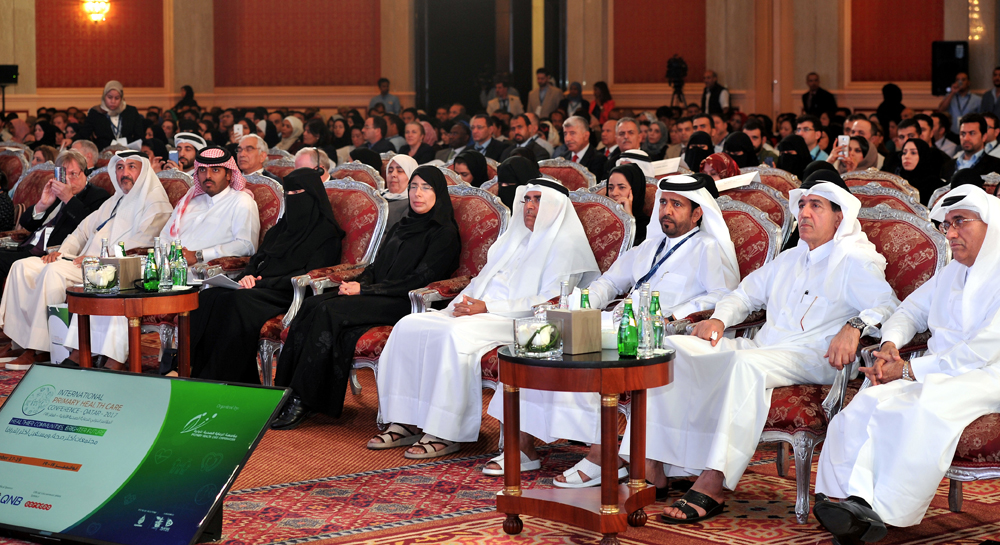 Minister of Public Health H E Dr Hanan Mohamed Al Kuwari (centre), Dr. Mariam Abdulmalik (fourth left), Managing Director of Primary Health Care Corporation; Dr. Ahmad Al Shatti (second left), Consultant, Occupational and Environmental Medicine Director,