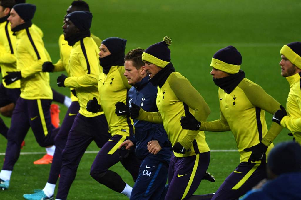 Tottenham Hotspur's players including English striker Harry Kane (C) warm up during a training session on the eve of the Champion's League Group H football match Borussia Dortmund against Tottenham Hotspur on November 20, 2017 in Dortmund, western Germany