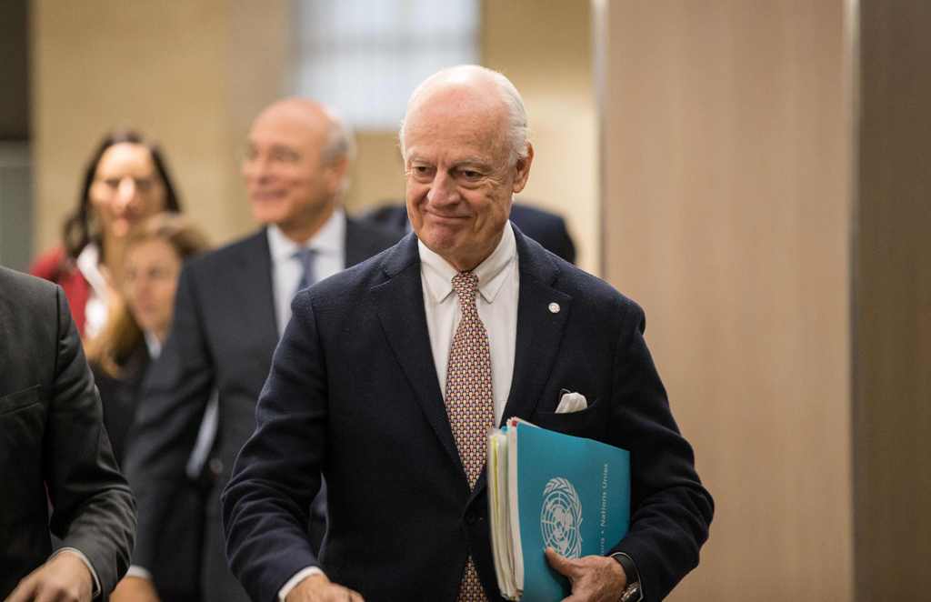 UN Special Envoy for Syria Staffan de Mistura arrives prior to a meeting during the UN-led Intra-Syrian talks in Geneva on November 30, 2017.  AFP / POOL / Xu Jinquan
