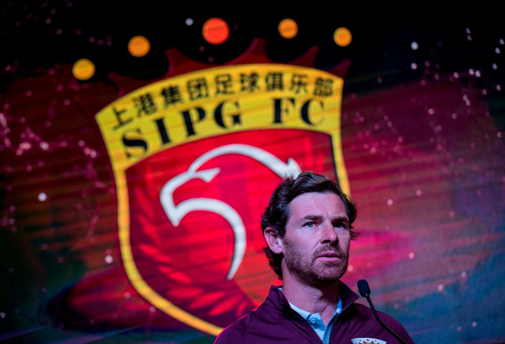 (FILES) This file picture taken on February 13, 2017 shows Andre Villas-Boas, head coach of Shanghai SIPG, speaking during a season launch event in Shanghai.  AFP / JOHANNES EISELE
