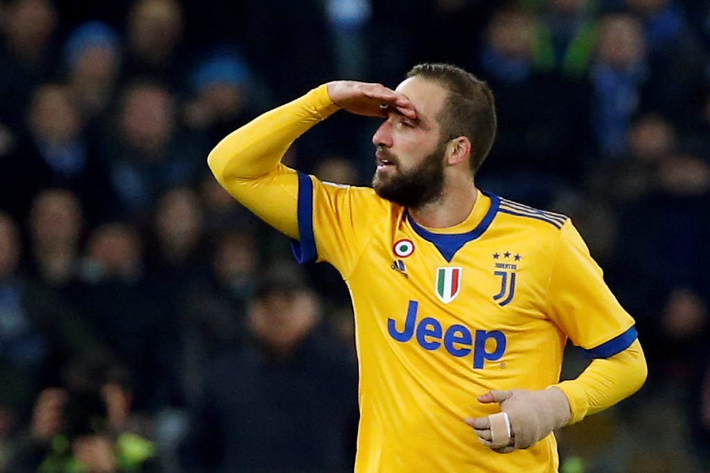 Juventus’ Gonzalo Higuain celebrates scoring their first goal REUTERS/Ciro De Luca
