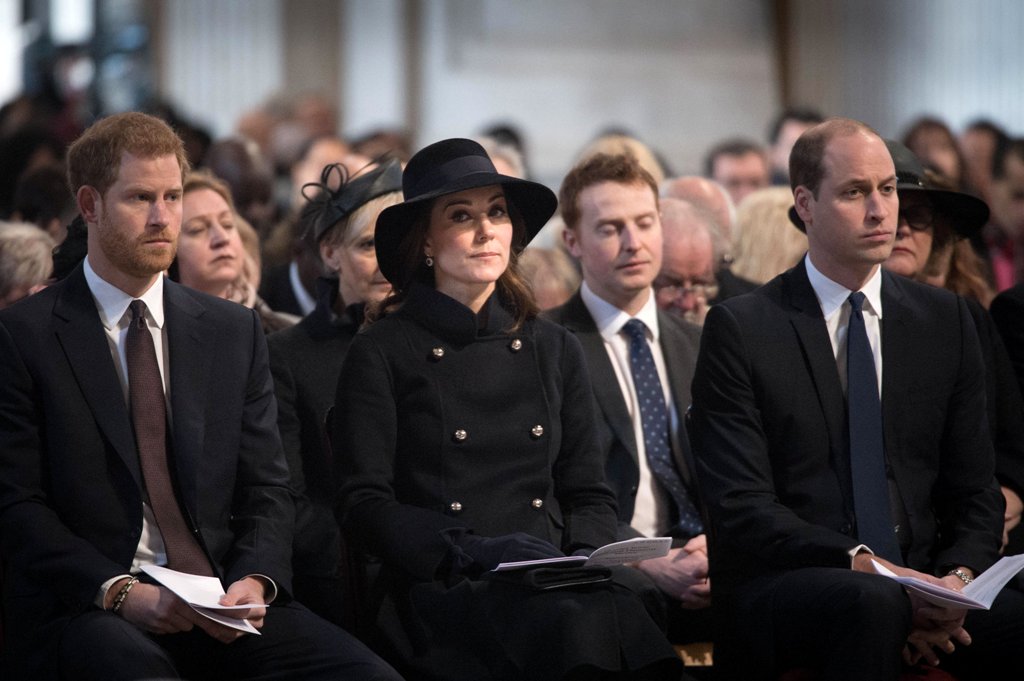 Britain's Prince William, the Duke of Cambridge, Princess Catherine, the Dutchess of Cambridge and Prince Harry attend a memorial service in honour of the victims of the Grenfell Tower fire at St Paul's Cathedral in London, Britain December 14, 2017. REUT