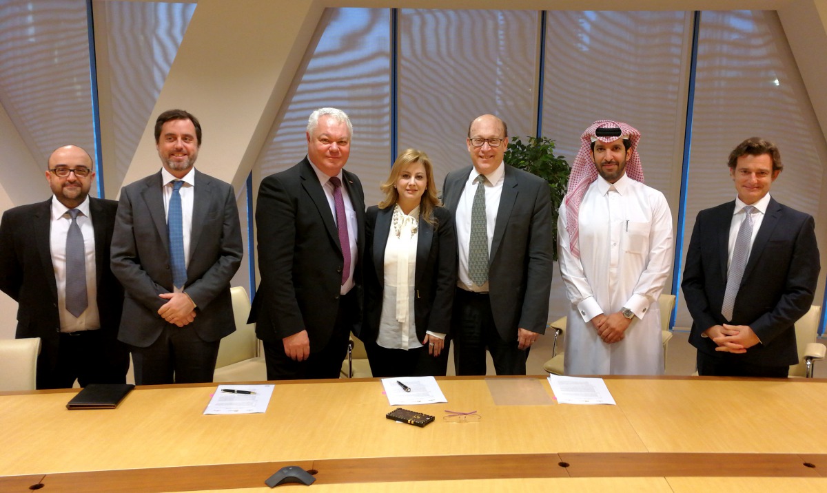 Tim Gibson (third left), Fujitsu’s VP Defence and National Security; Ghada Phillip El Rassi (centre), MEEZA’S CEO Expansion; Mitchell Scherr (third right), Vauban’s Chief Executive; and Ahmad Mohammed Al  Kuwari (second right), Chief Executive Officer, ME