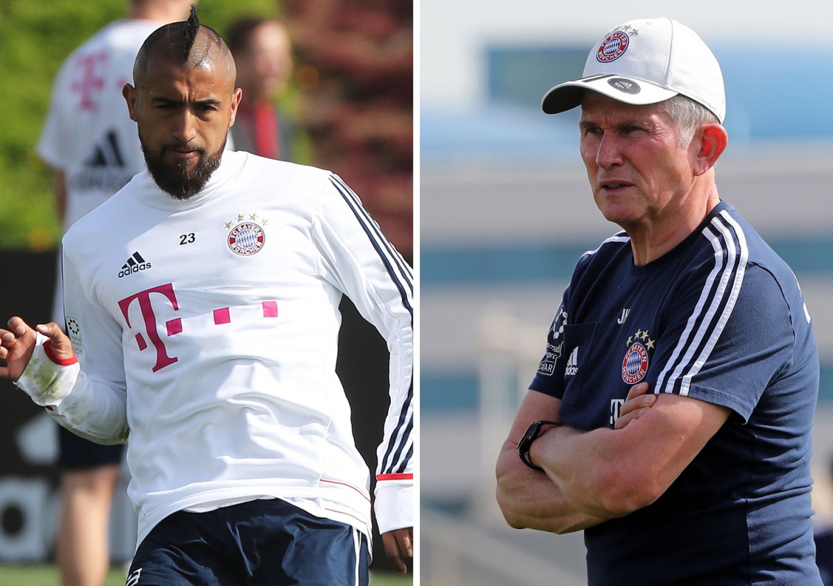 (COMBO) Arturo Vidal (L) and coach Jupp Heynckes during their winter training camp at the Aspire Academy for Sports Excellence in the Qatari capital Doha on January 5, 2018. / AFP / KARIM JAAFAR