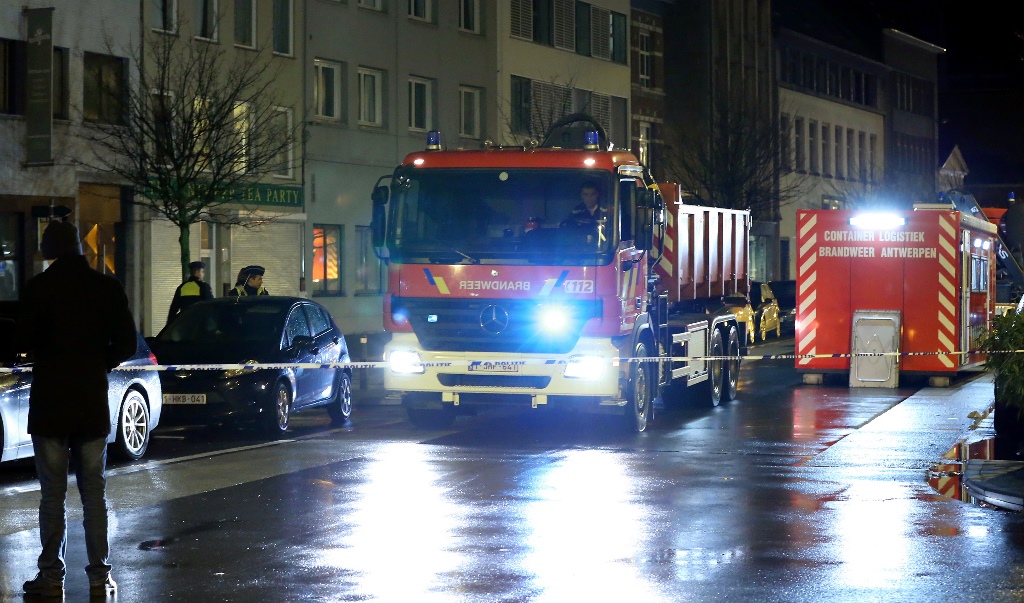 Fire fighters arrive at the scene after an explosion that caused a residential building to collapse in Antwerp district of Brussels, Belgium on January 16, 2018.  ( Dursun Aydemir - Anadolu Agency )