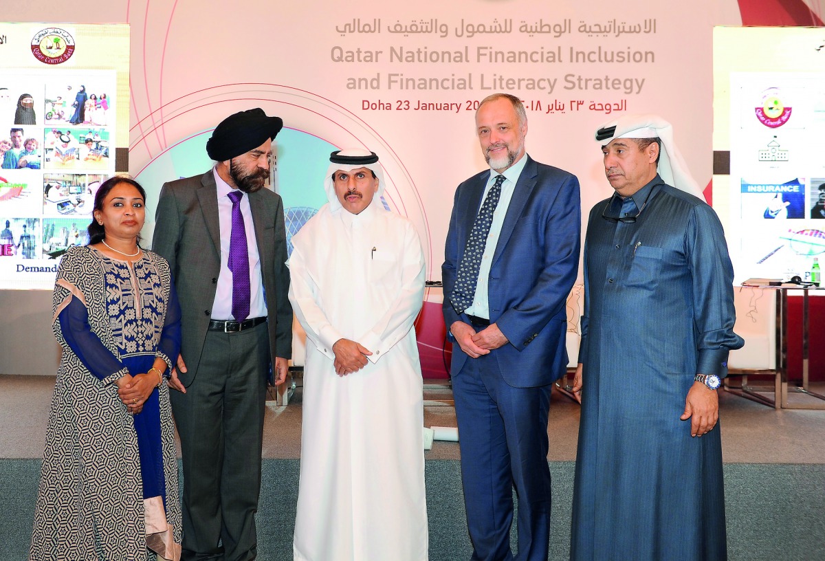 The Governor of Qatar Central Bank, H E Sheikh Abdullah bin Saoud Al Thani (centre), with (FROM LEFT) Bhavana Srivastava, Associate Director, MicroSave; Sukhwinder Arora, Director and Promoter, , Arora Associates Limited (AAL); Stephen Peachey, Pricipal C
