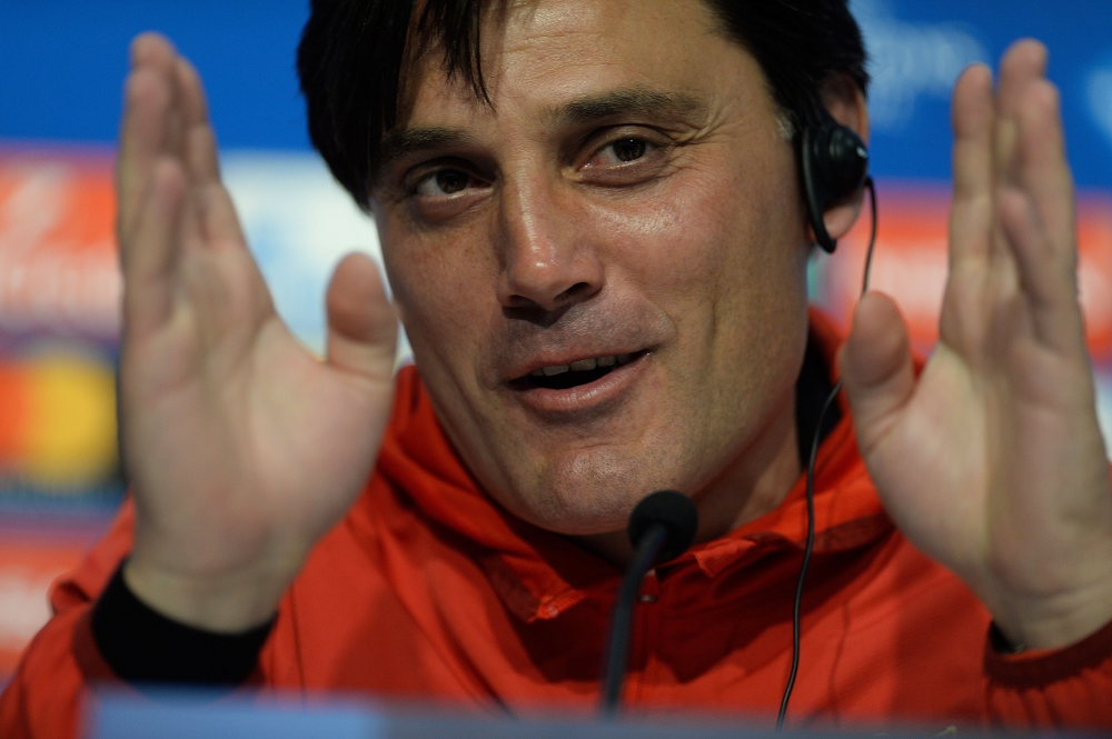 Sevilla's Italian coach Vincenzo Montella attends a press conference at the Ramon Sanchez Pizjuan stadium in Sevilla on February 20, 2018 on the eve of the UEFA Champions League football match Sevilla against Manchester United. / AFP / Cristina Quicler