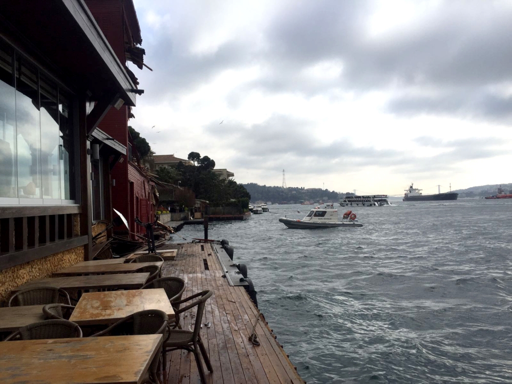 A seaside mansion damaged after a tanker hit the shore of the Bosphorus Strait in Istanbul, Turkey on April 07, 2018. ( Selami Küçüko?lu - Anadolu Agency )