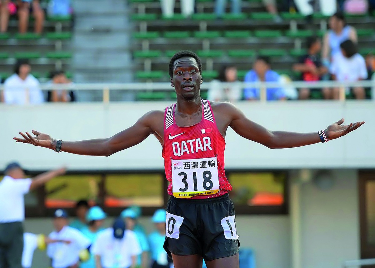Qatar’s Saife Saifeldin (left) in action during  3,000m steeplechase final yesterday.
