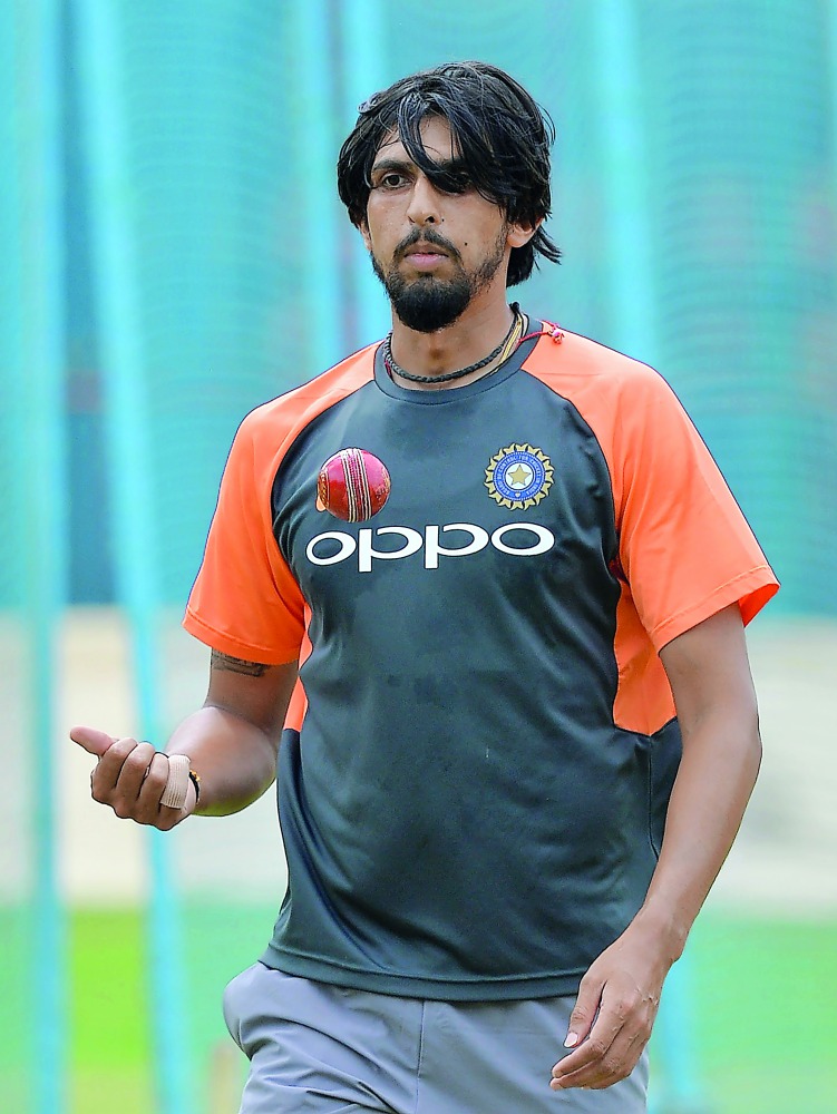 Indian cricketer Ishant Sharma prepares to bowl in the nets during the team's practice session at the M. Chinnaswamy Stadium in Bangalore on June 12, 2018. AFP / Manjunath Kiran


