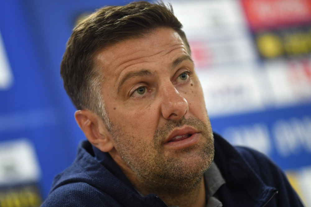 Serbia's coach Mladen Krstajic speaks during a press conference in Kaliningrad on June 23, 2018 as part of the Russia 2018 World Cup football tournament. / AFP / OZAN KOSE