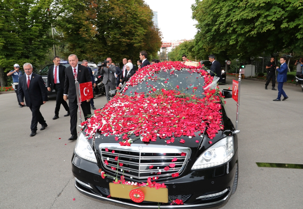 Turkish President Tayyip Erdogan arrives at the parliament to take the oath of office for a new presidential term, in Ankara, Turkey July 9, 2018. (Kayhan Ozer/Presidential Palace/Handout via REUTERS)