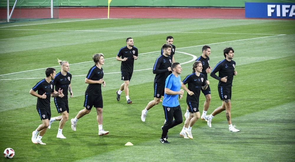Croatia's team players take part in a training session of Croatia's national football team at the Luzhniki training field, in Moscow, on July 9, 2018 ahead of their Russia 2018 semi-final football match against England. / AFP / Alexander NEMENOV