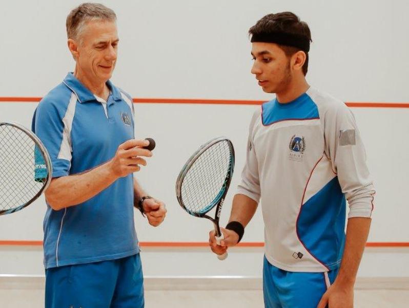 Qatar’s Abdulla Al Tamimi (right) poses for a photograph with Former squash world no. 1, squash legend  Geoff Hunt 