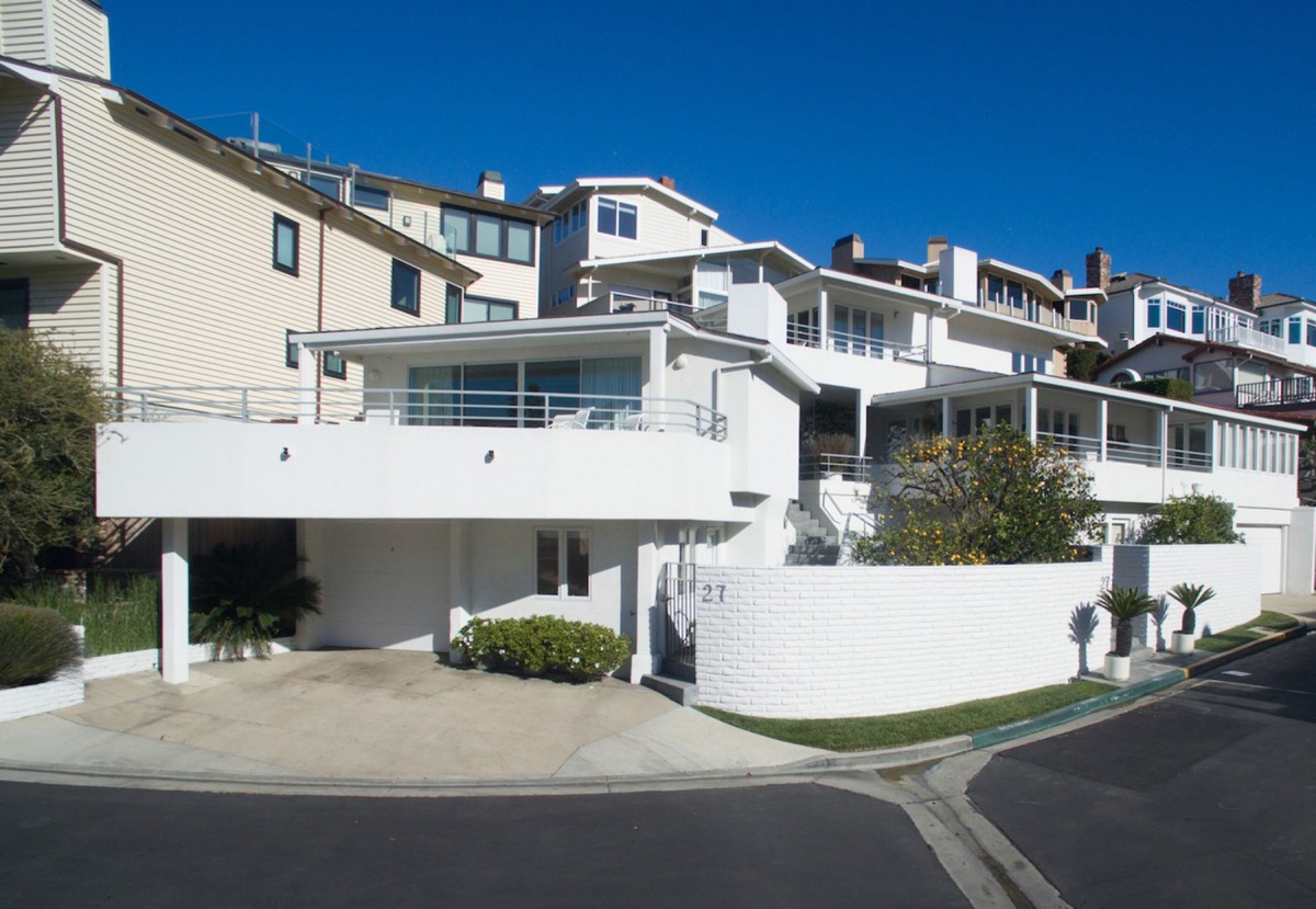 The price for the Laguna Beach house, earlier set at $11 million, was cut to $7.9 million, according to Allison Olmstead, a spokeswoman for listing agent Bill Dolby. (Photo courtesy: Redfin)  
