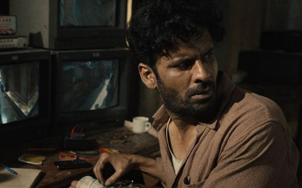 Still of the actor Manoj Bajpayee from the movie Gali Guleiyan.