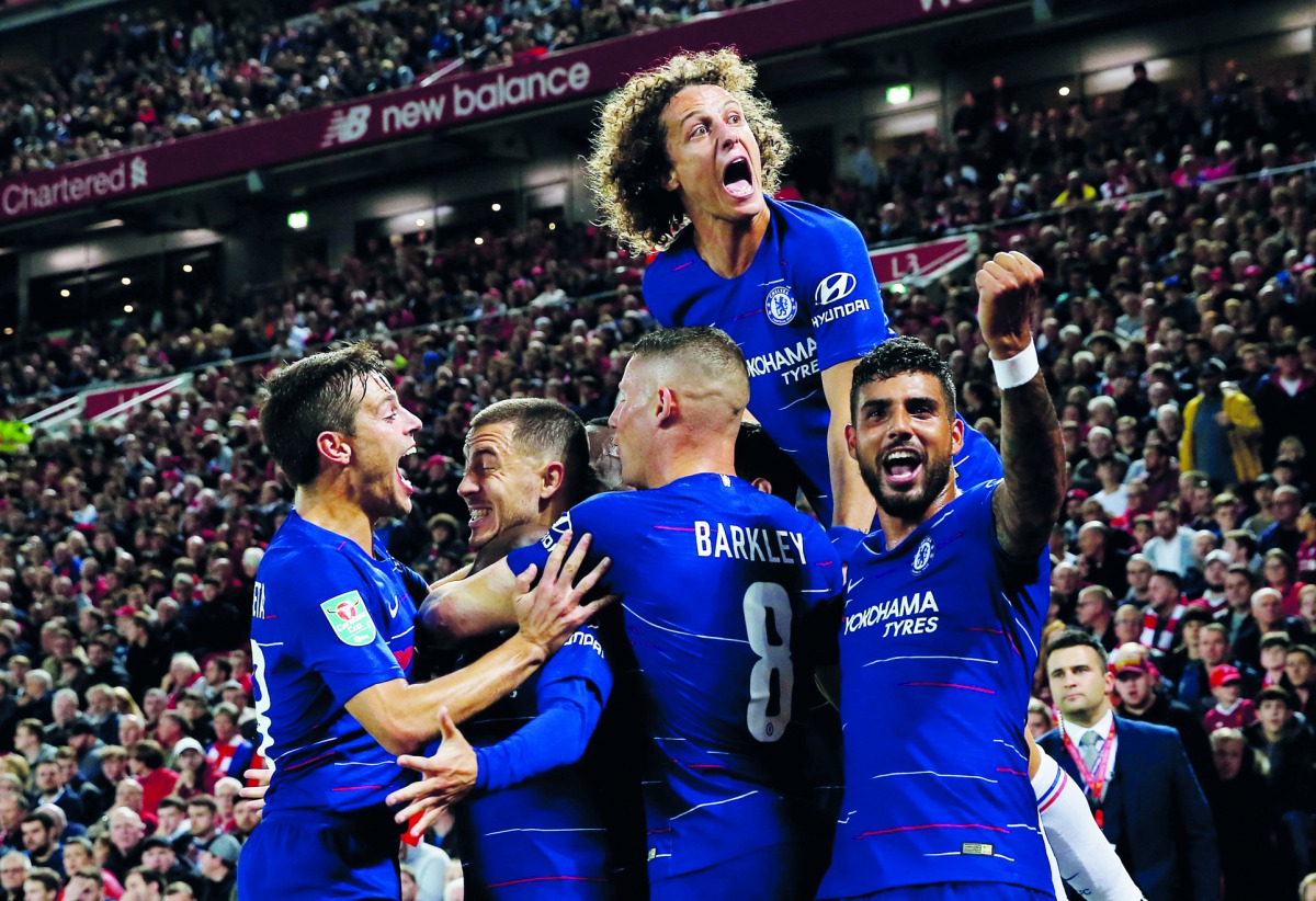  Chelsea's Eden Hazard celebrates with Cesar Azpilicueta, Ross Barkley, Emerson Palmieri and David Luiz after scoring their second goal Action Images via Reuters/Lee Smith