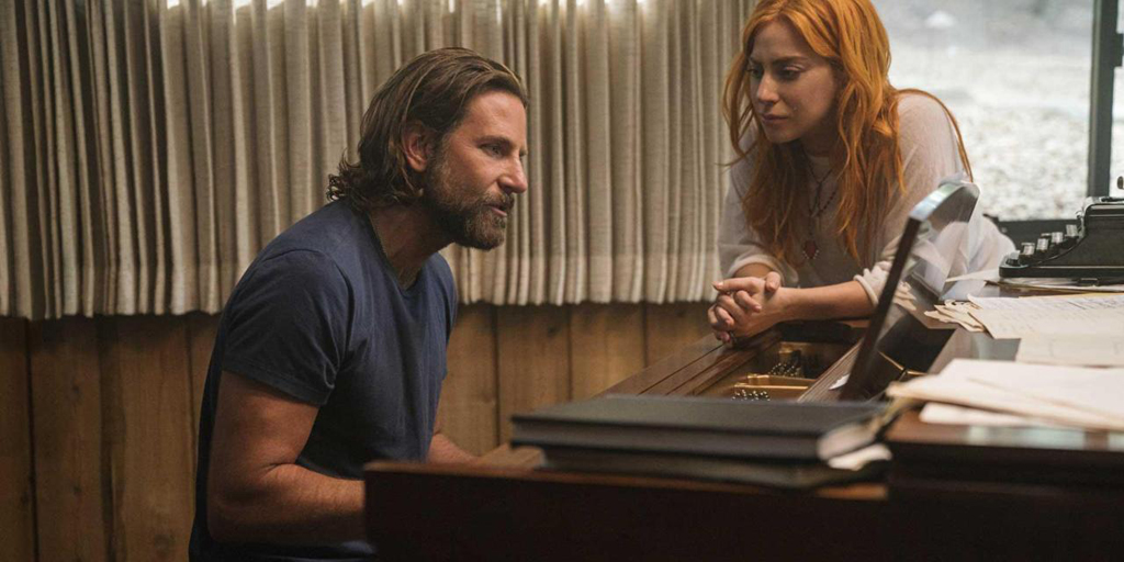 Still of the actors Bradley Cooper and Lady Gaga from the movie A Star is Born.