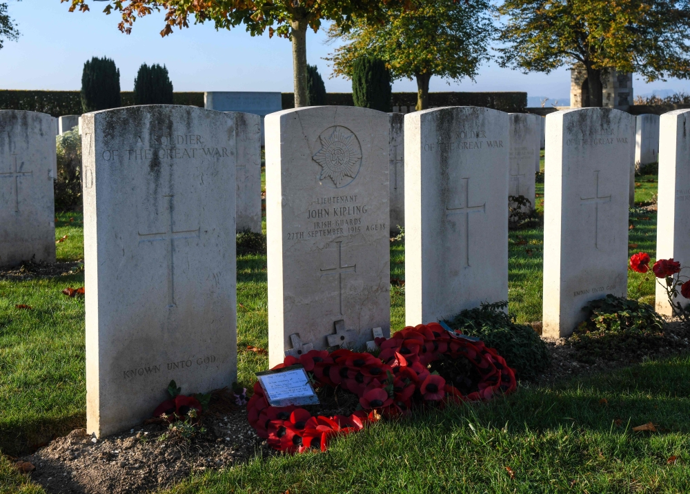 A picture taken on October 18, 2018 shows the grave of John Kipling, son of British writer Rudyard Kipling, at the Sainte Mary's military cemetary in Haisnes, near the city of Lille, northern France. AFP / DENIS CHARLET