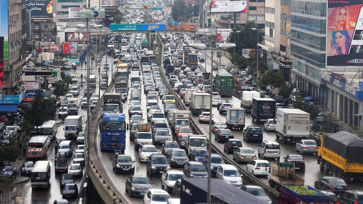 Traffic fills a highway in Beirut, Lebanon November 16, 2018. REUTERS