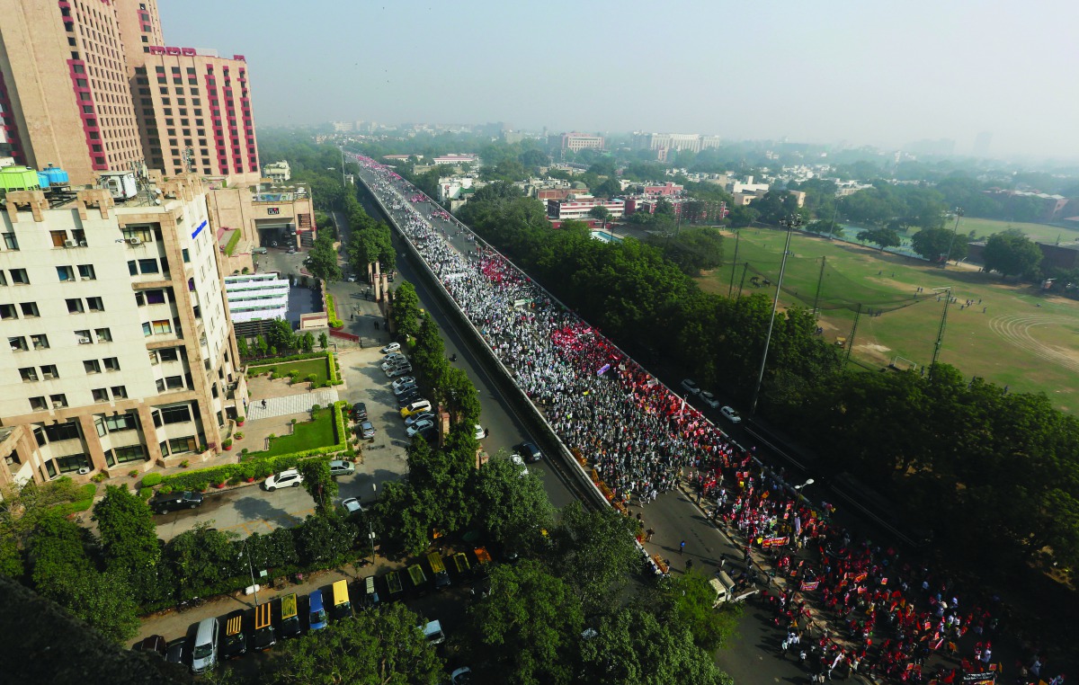 Farmers march towards the parliament house during a rally to protest soaring farm operating costs and plunging prices of their produce, in New Delhi, India, November 30, 2018. Reuters/Adnan Abidi