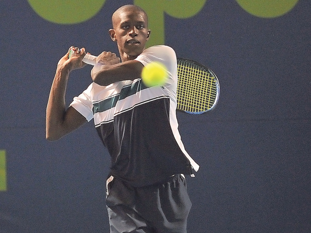 Mubarak Shannan Zayid of Qatar in action during his match against Guillermmo Garcia Lopez of Spain at the Qatar ExxonMobil Open 2019 yesterday. Pic: Salim Matramkot/The Peninsula