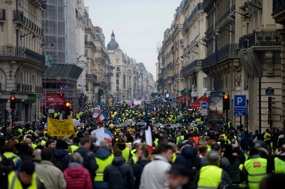 Yellow vest 