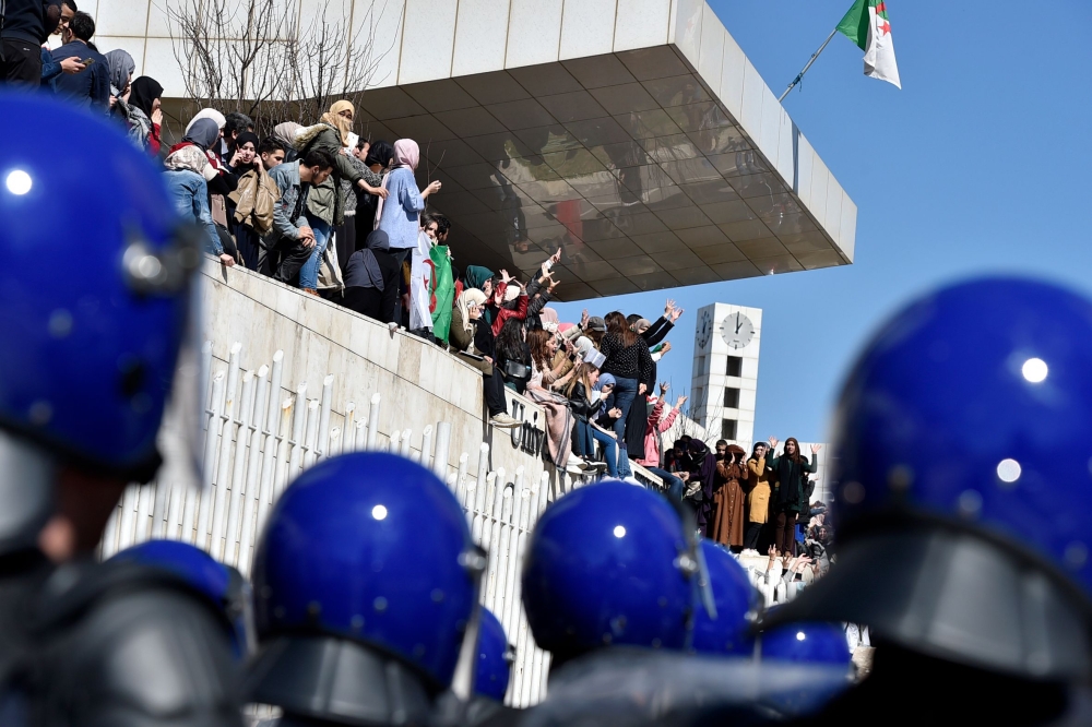 Algerian students demonstrate at Algiers' school of medicine on March 3, 2019 against ailing President Abdelaziz Bouteflika's bid for a fifth term.  AFP / Ryad Kramdi
 