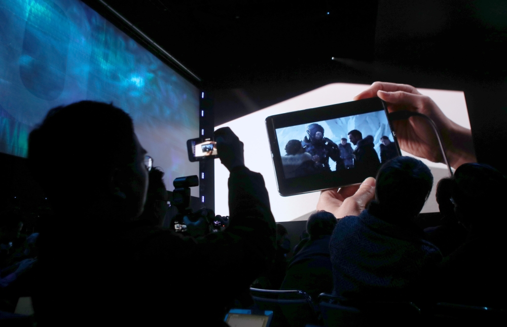 Attendees watch a demonstration of the new Samsung Galaxy Fold smartphone during the Samsung Unpacked event on February 20, 2019, in San Francisco (Justin SullivanGetty Images/AFP) 