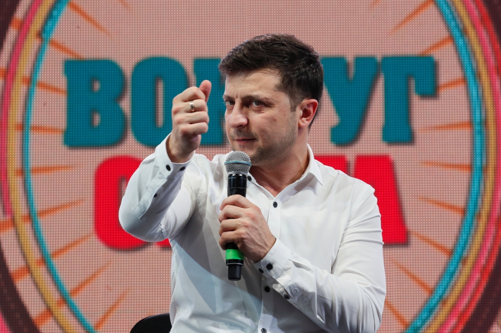 Volodymyr Zelenskiy, Ukrainian comedian and candidate in the upcoming presidential election, hosts a comedy show at a concert hall in Brovary, Ukraine March 29, 2019. Reuters/Valentyn Ogirenko
 