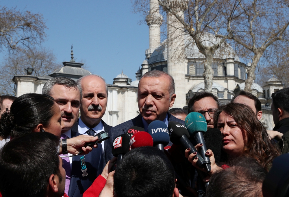 Turkish President Tayyip Erdogan talks to media in Istanbul, Turkey April 5, 2019. Cem Oksuz/Presidential Press Office/Handout via Reuters 