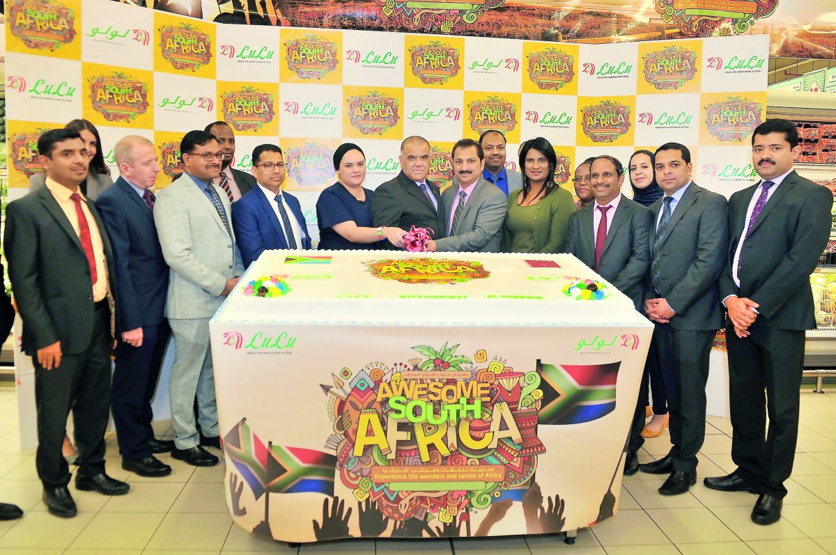 Faizel Moosa (centre), Ambassador of the Republic of South Africa to Qatar, with other officials, cutting a celebratory cake to mark the South African Food Festival at Lulu Hypermarket Gharafa branch, yesterday.  Pic: Baher Amin/The Peninsula
