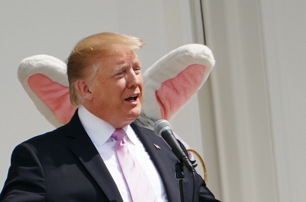 US President Donald Trump speaks during the annual White House Easter Egg Roll on the South Lawn of the White House in Washington, DC on April 22, 2019. / AFP / MANDEL NGAN
