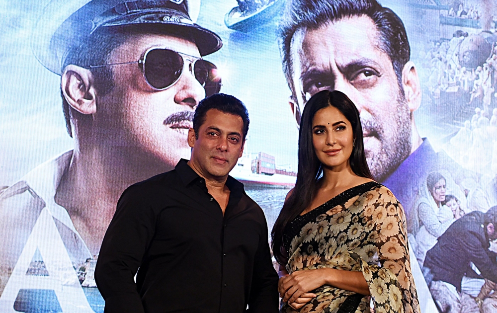 Indian Bollywood actor Salman Khan (L) and actress Katrina Kaif (R) pose for photographs during the launch of their upcoming Hindi film ‘'Bharat' in Mumbai on May 17, 2019. AFP / Sujit Jaiswal 