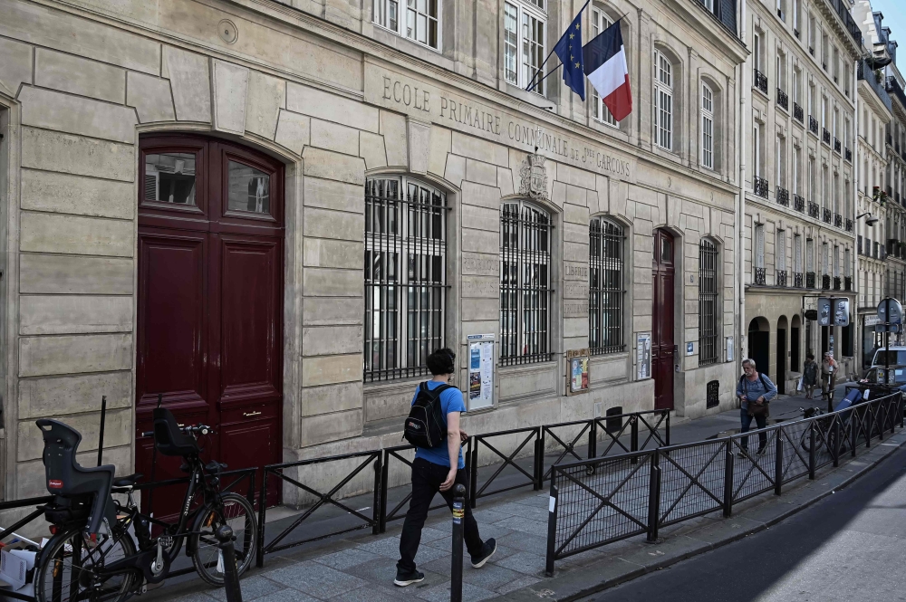 This picture taken on June 27, 2019 shows the Vaugirard elementary school in Paris. AFP / Philippe Lopez