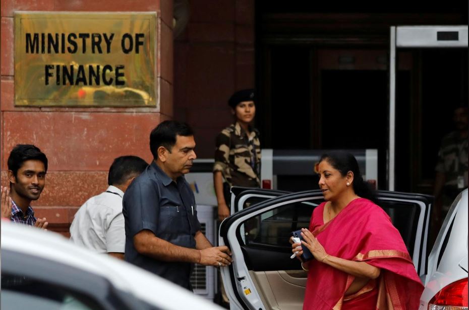 India's Finance Minister Nirmala Sitharaman arrives at her office before leaving for parliament to present the federal budget in New Delhi, India, July 5, 2019. (REUTERS/Anushree Fadnavis)
